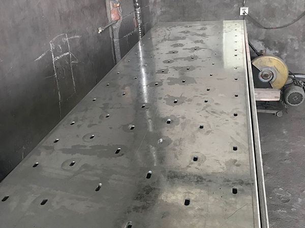大跨距电缆桥架的选择及使用
