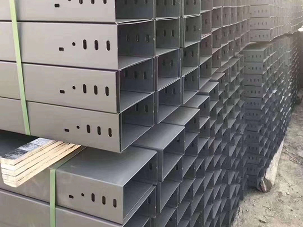 如何选择不同材质的电缆桥架?